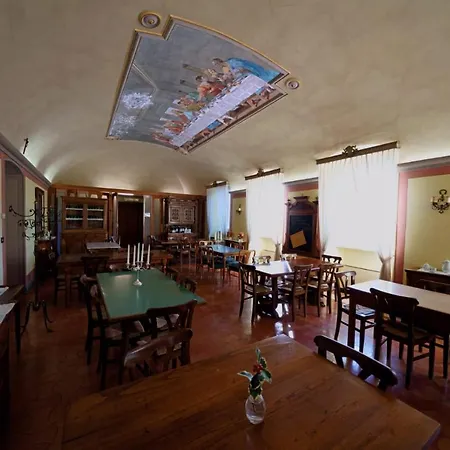 La Casa Del Pellegrino Варалло