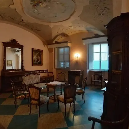 ホテル La Casa Del Pellegrino ヴァラッロ